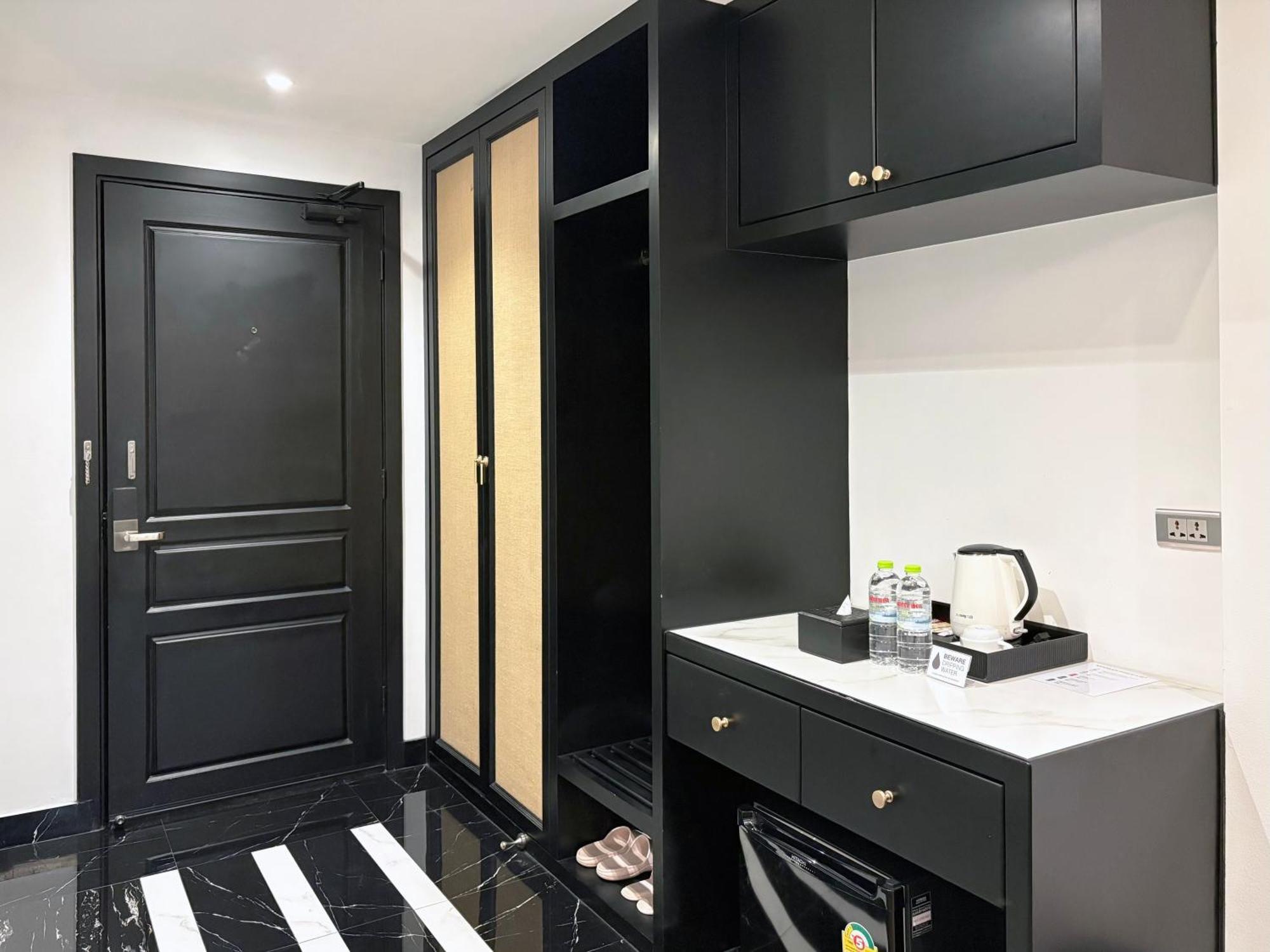 Glory Boutique Suites 清迈古城荣耀精品酒店 Чіангмай Екстер'єр фото