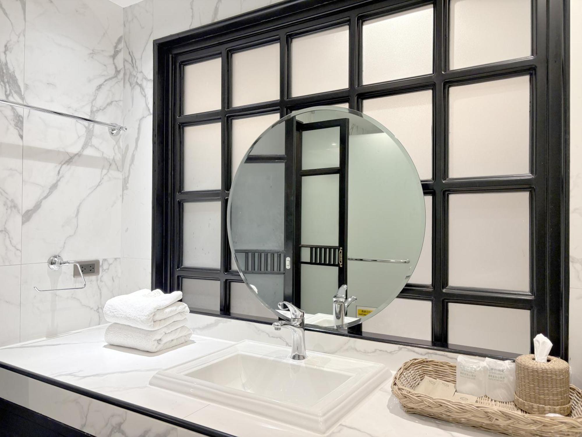 Glory Boutique Suites 清迈古城荣耀精品酒店 Чіангмай Екстер'єр фото